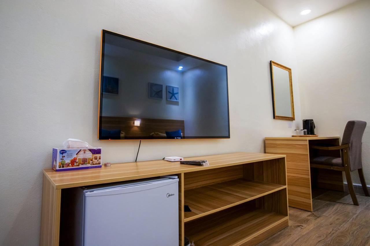 Residence Lodge Saipan Bagian luar foto